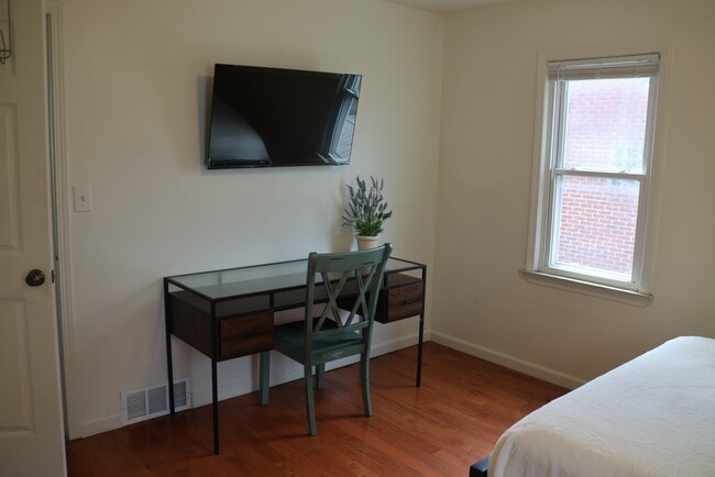 Photo - 20215 Vermander Ave