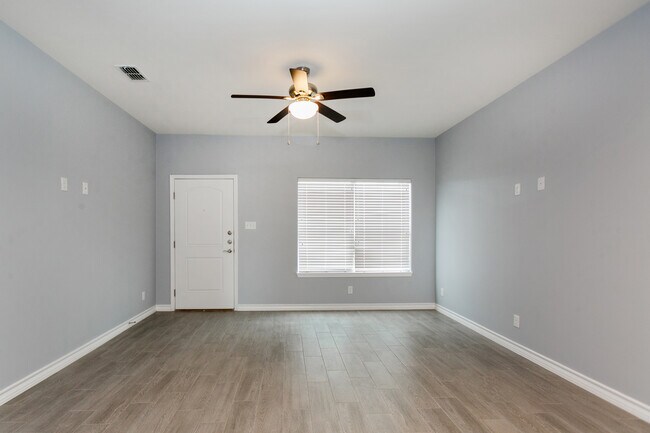 Photo - Regency on 18th