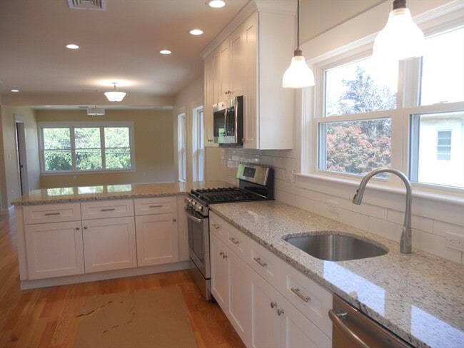 Photo - 162 Weston St Unit 2