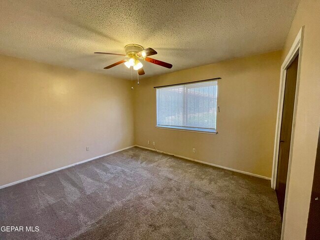 Photo - 8638 Mettler Dr