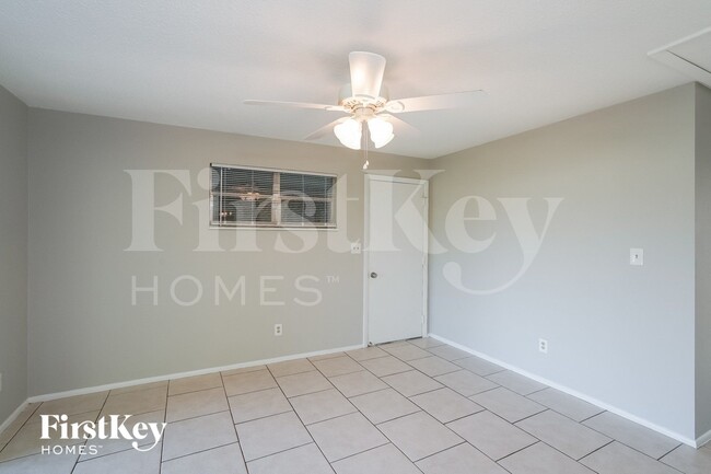 Photo - 1423 Caywood Cir S