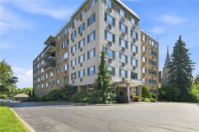 Building Photo - 1000 East Ave
