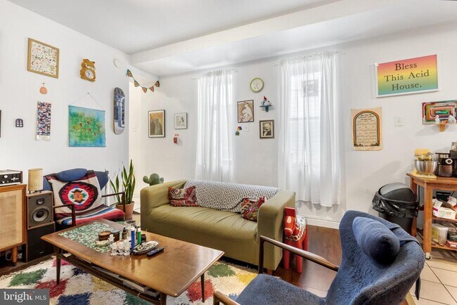 Photo - 2010 E York St Unit 1F