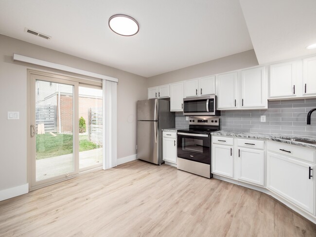 Photo - 635 Pebble Pl Dr Unit B