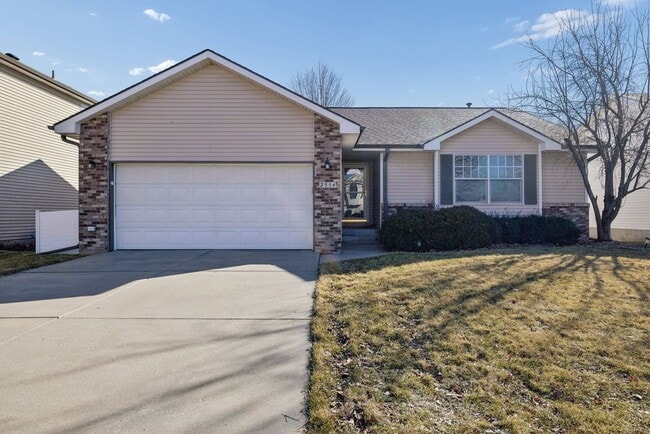 Building Photo - Spacious 4-Bedroom with Finished Basement in Lincoln!!