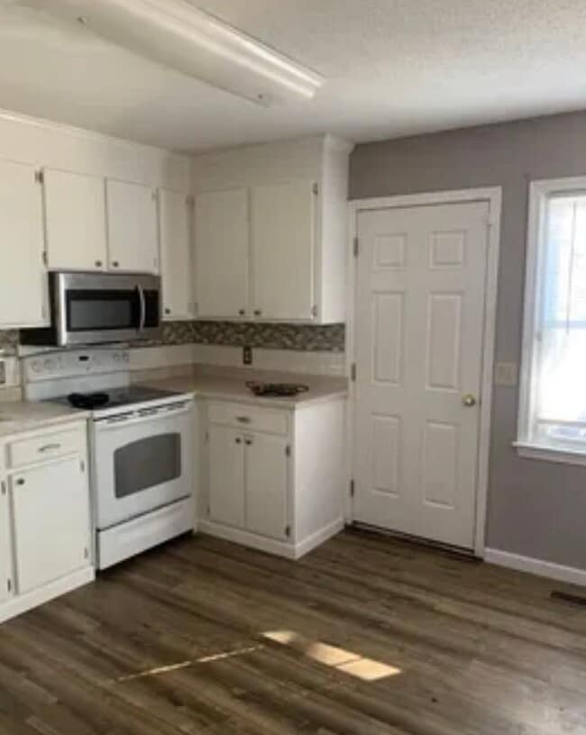 Photo - 2212 Jones Rd