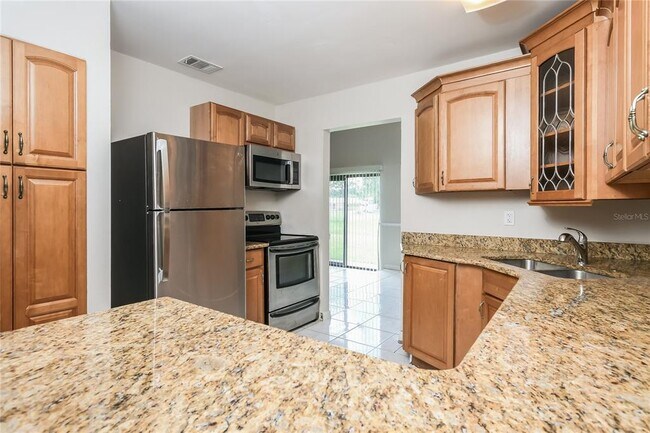Photo - 820 E Flag Ln