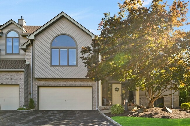 Building Photo - 714 Holly Ct Unit # 714