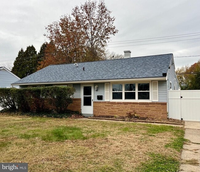 Photo - 185 Edge Ave