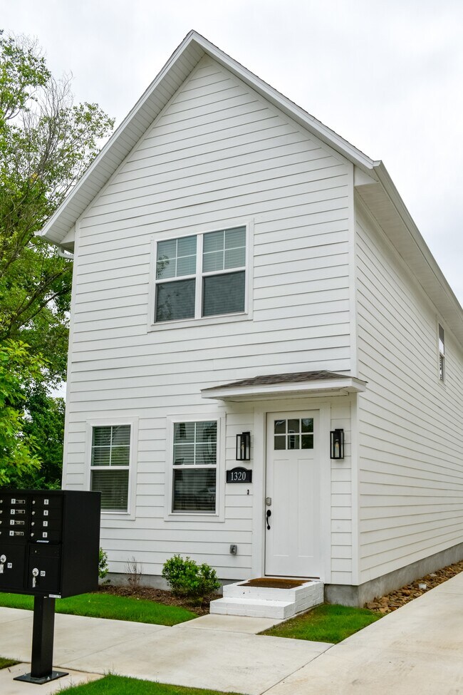 1320 Van Buren Ave