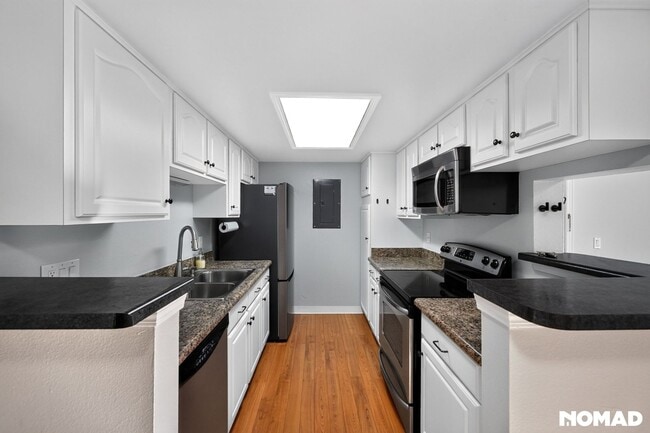 Building Photo - 8225 S Fairmount Dr