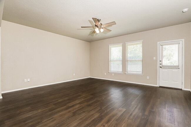 5934 Ivans Farm