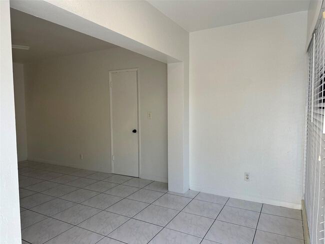 Photo - 1101 NE 17th Way Unit 3