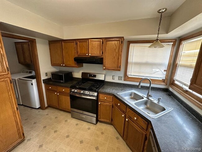 Photo - 577 Lexington Dr