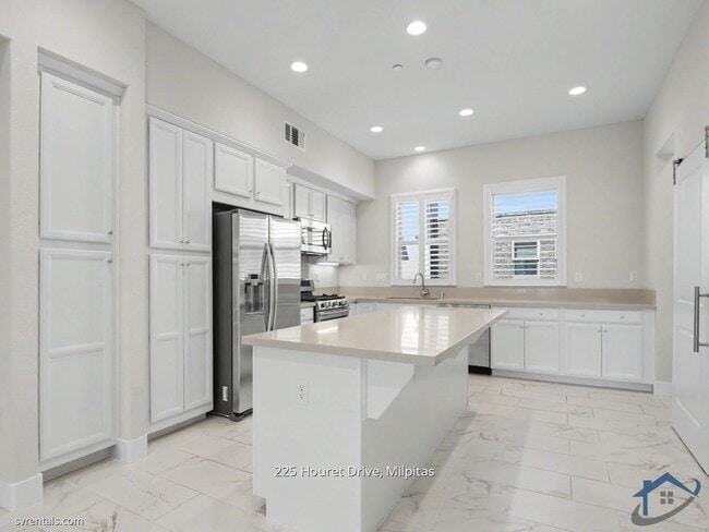 Photo - 225 Houret Dr