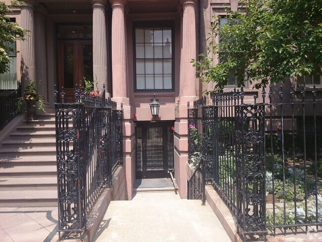 Building Photo - 182 Beacon St Rental