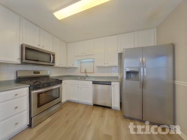 Photo - 172 N White Pines Dr