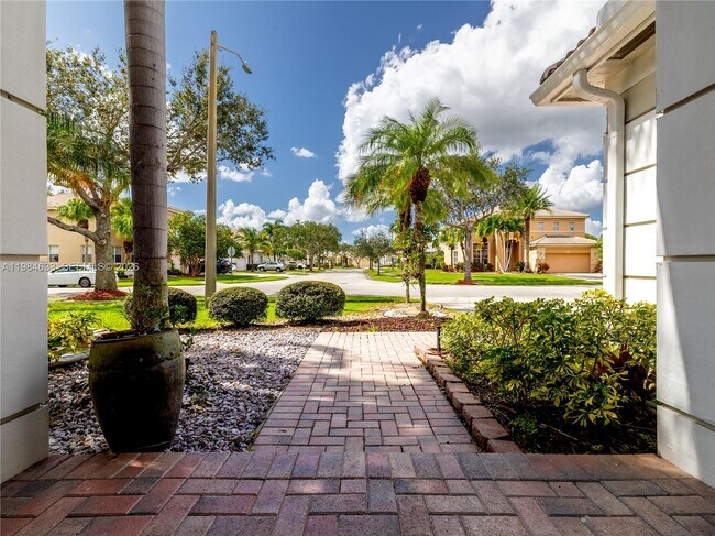 Photo - 903 NW 167th Ave