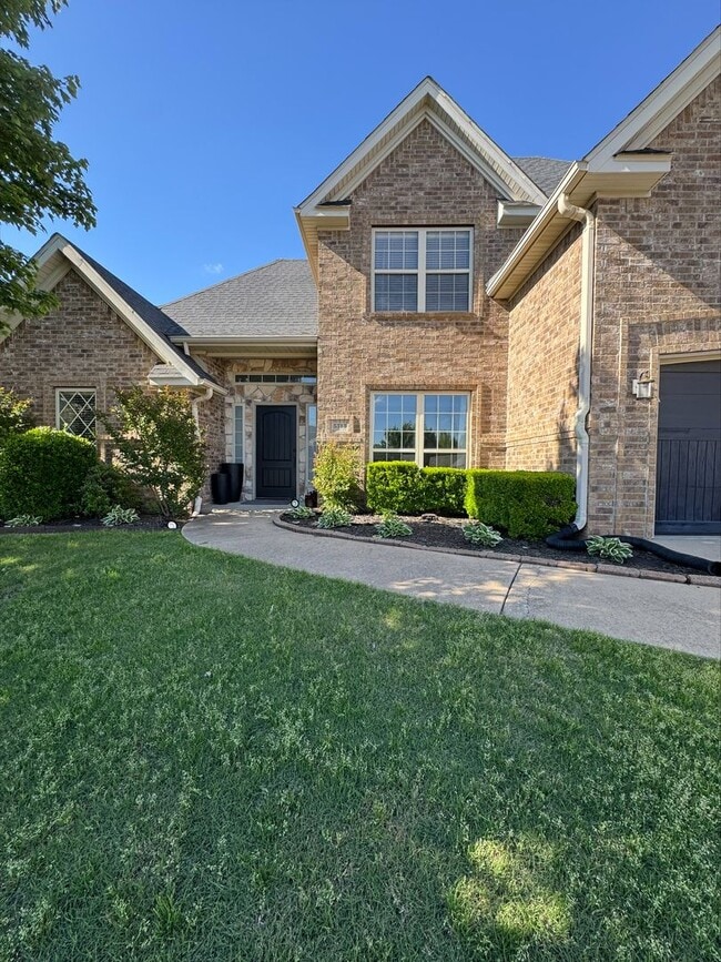 Building Photo - Beautiful Home | Prime Location