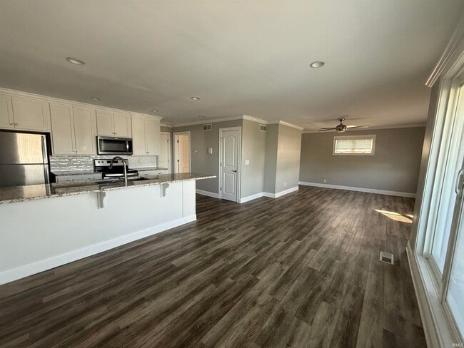 Photo - 602 SE Riverside Dr Unidad H