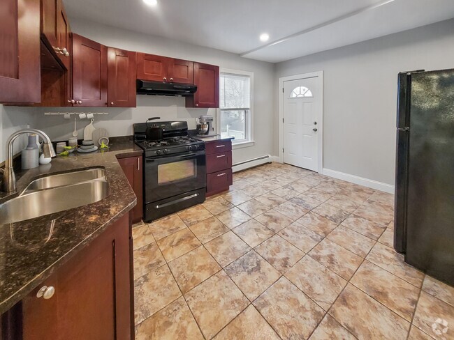 Building Photo - 64 Day St Unit 4 Rental