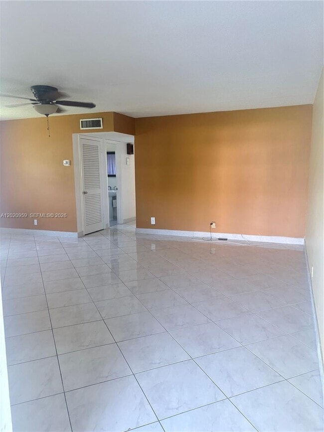 Photo - 5300 Washington St Unit R101