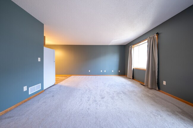 Photo - 1555 County Rd D E