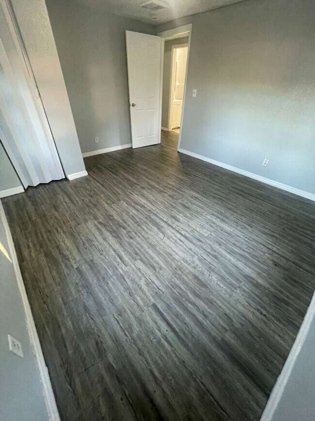 Photo - 2/1 St Pete Move In Ready