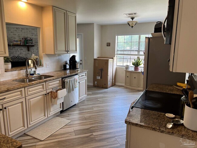 Photo - 4207 Cherry Laurel Dr