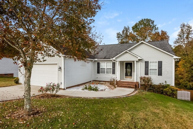 Photo - 1641 Red Bird Cir SE