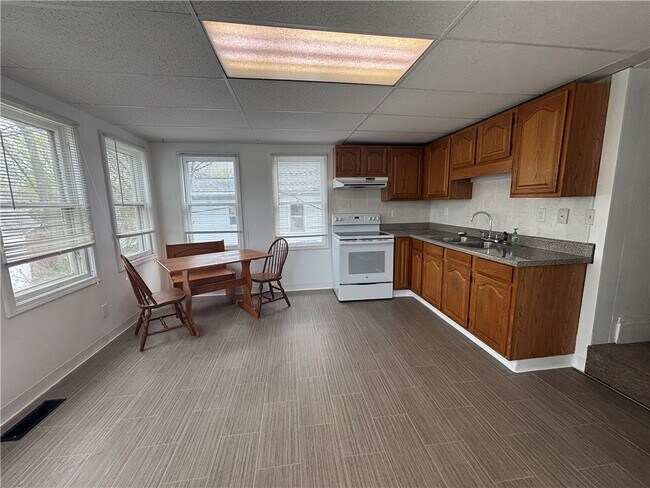 Photo - 612 W Church St