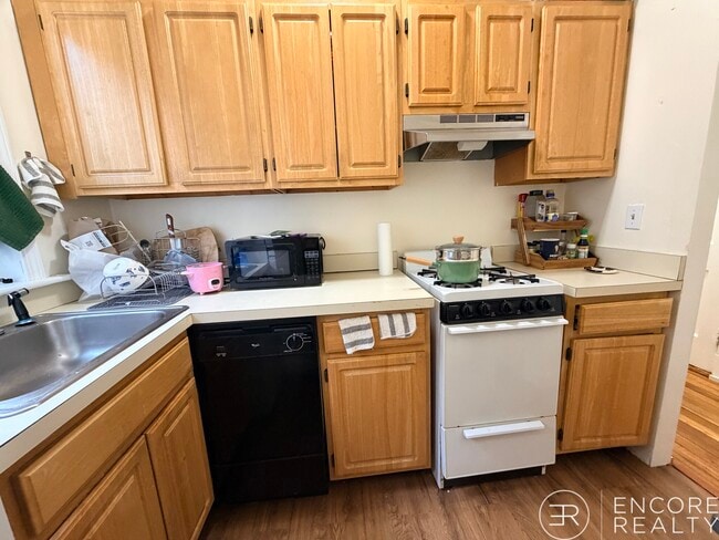 Building Photo - 440 Park Dr Unit 3