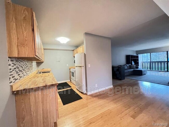 Photo - 2152 Pauline Blvd Unit Apt 207