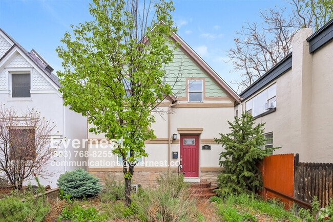 Building Photo - 76 S Washington St Rental