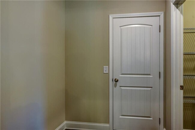 Photo - 2091 Harvester Ln