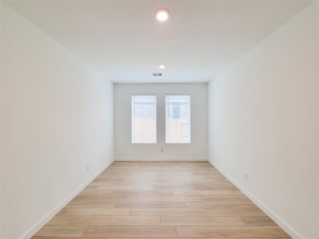 Photo - 17850 Aile Pierre Pass