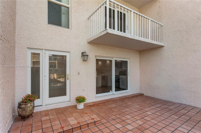 Photo - 1173 Hillsboro Mile