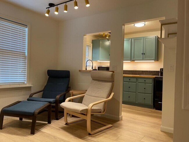 Photo - 2515 N Harvey Ave