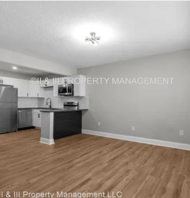 Photo - 1505 W 25th Ct