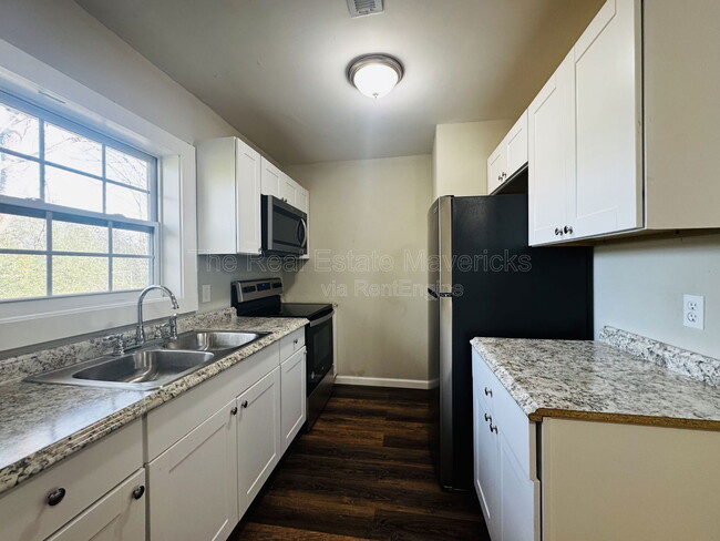 Photo - 63 Trinity Rd Unit 8