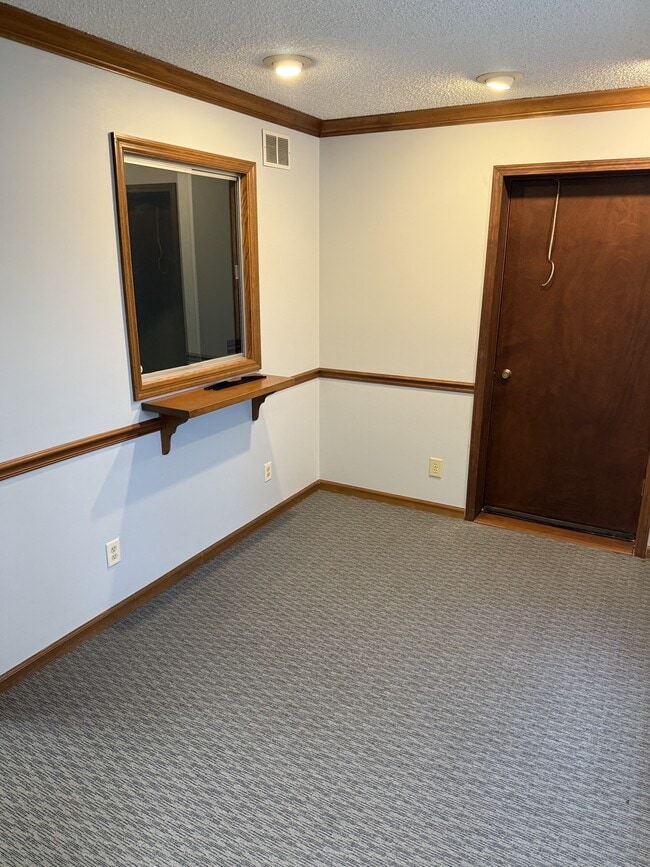 Photo - 1010 N University Blvd