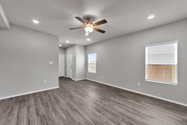 Photo - MOVE IN SPECIAL!! CALL FOR MORE DETAILS Unit 5330 Lisa Point  107