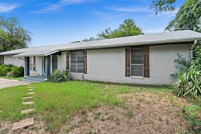 Photo - 2712 St Edwards Cir Unit B