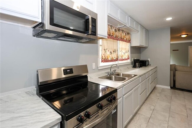 Photo - 224 Chappell Rd NW