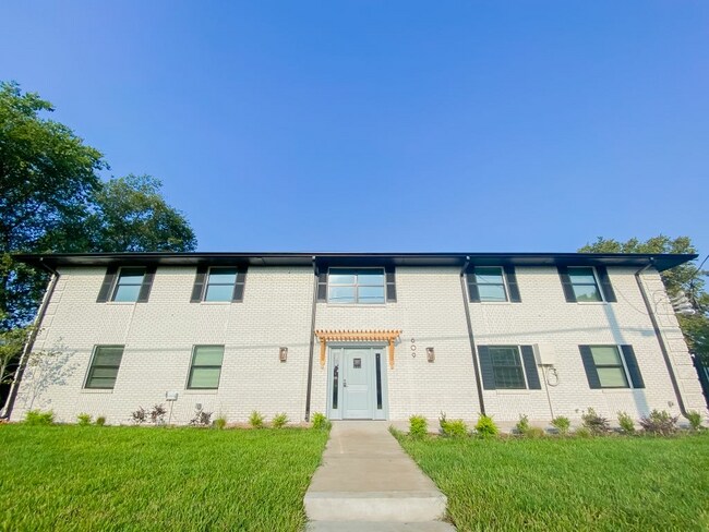 Photo - Inez at Bishop Ridge