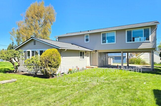 Building Photo - 1421 Pine St Unit A