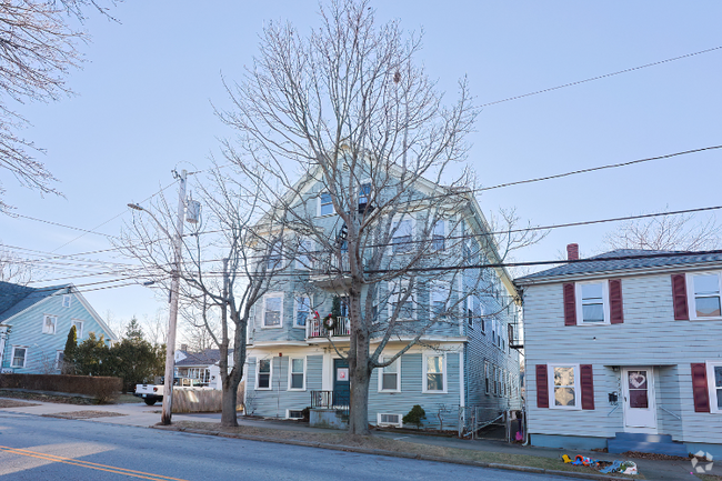 Building Photo - 327 High St Unit 1R Rental