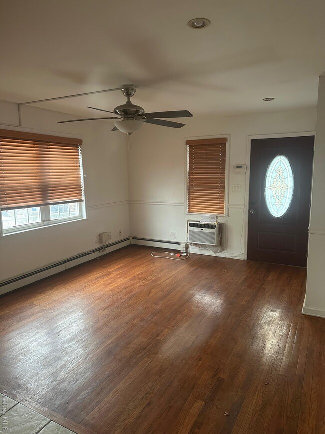 Photo - 131-04 140th St