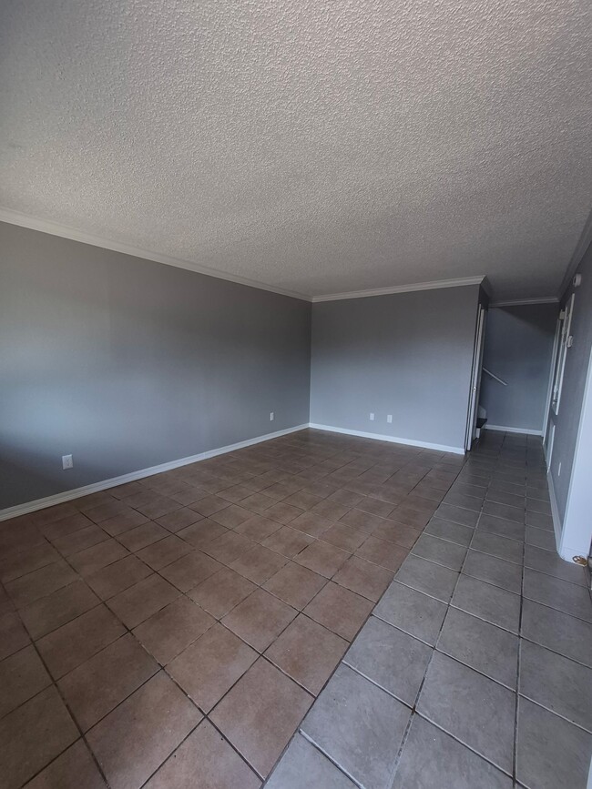 Photo - 738 Coolwood Dr Unit B