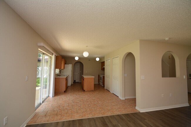 Photo - Spacious 4-Bedroom Retreat with Modern Comforts